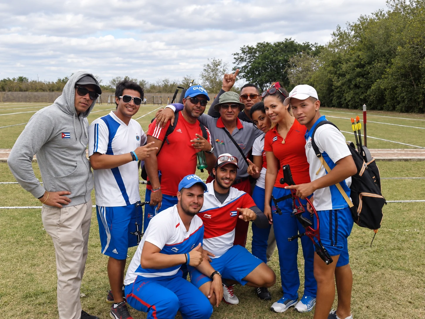 Delegación cubana en el campo de tiro con arco